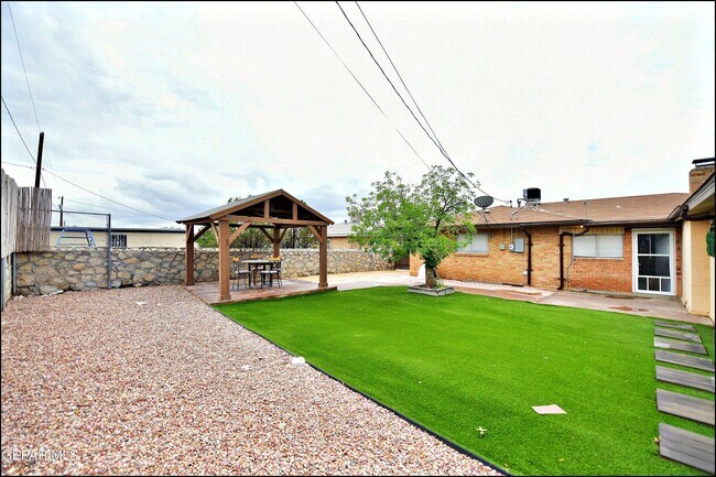 Building Photo - 3125 Hamilton Ave