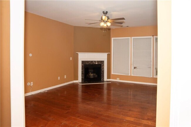 Building Photo - 2581 Southhaven Ln