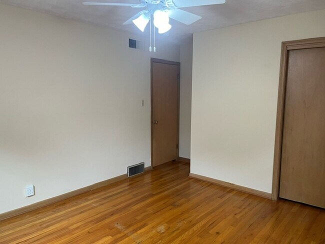 Building Photo - Charming 4 Bed 2.5 Bath Home With Nice Wooded Back Yard!