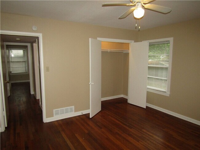 Building Photo - East Austin 3x2 Home Near Downtown & UT