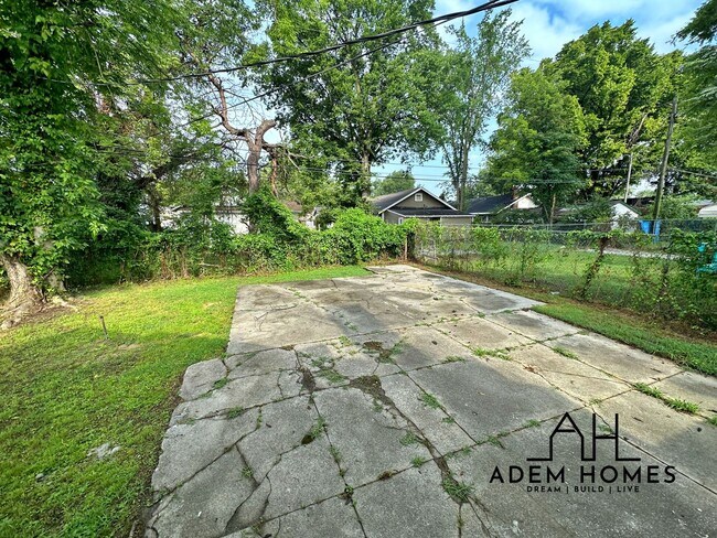 Building Photo - Recently Renovated Brick Home Minutes Away...