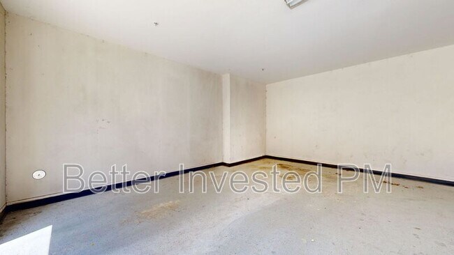Building Photo - 950 Campoy St