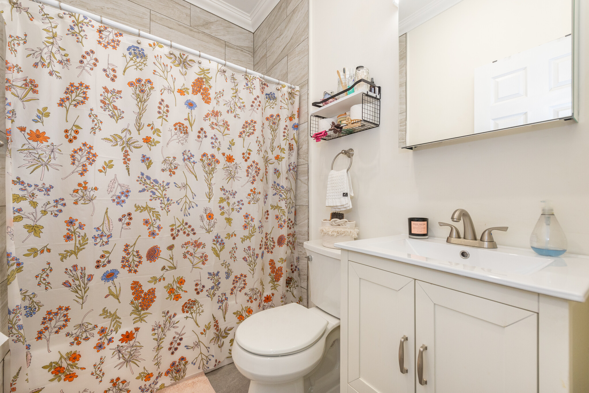 Primary Bathroom - 49 Greenwood Ave