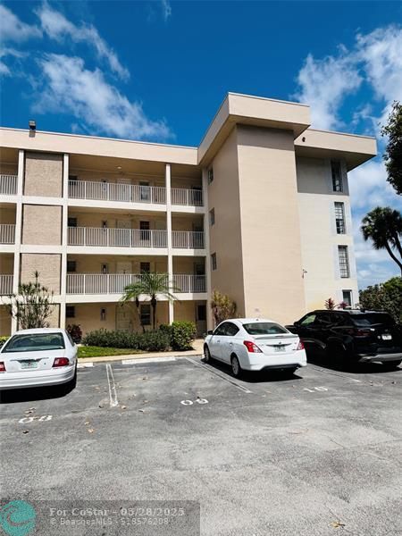 Building Photo - 2601 S Course Dr