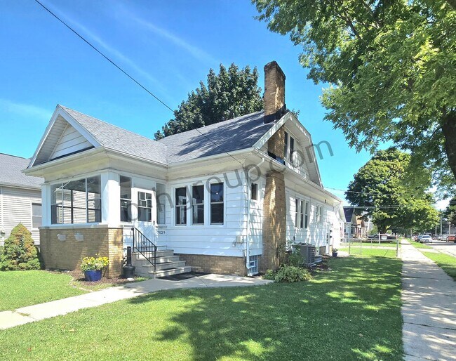 Building Photo - 7029 26th Ave