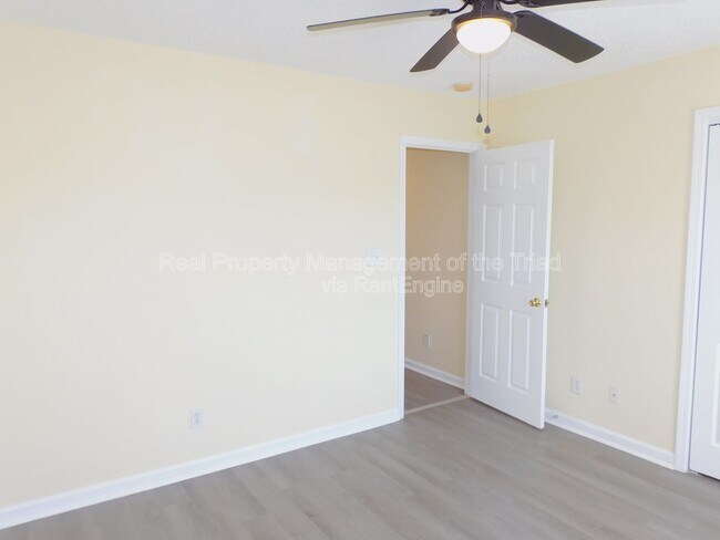 Building Photo - 4301 Edgemore Rd