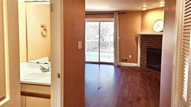 Building Photo - 37 Anderson Ct