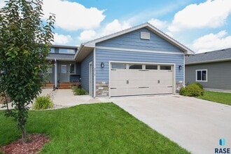 Building Photo - 2714 E Sunburst Dr