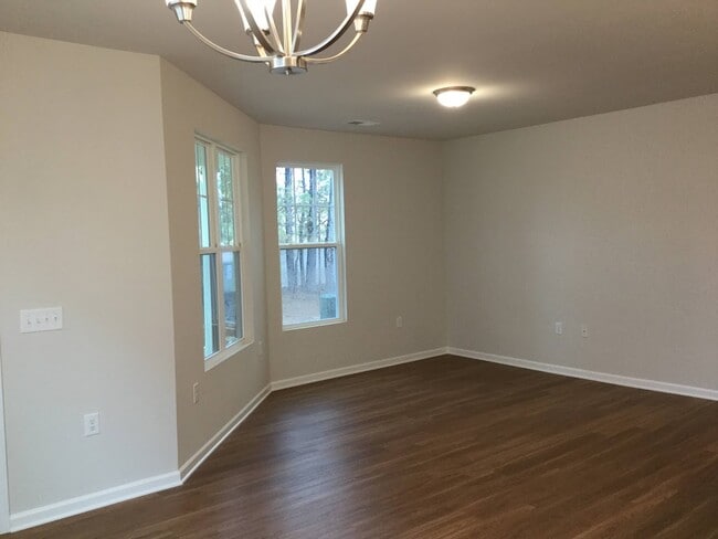Building Photo - 6061 Beale Loop