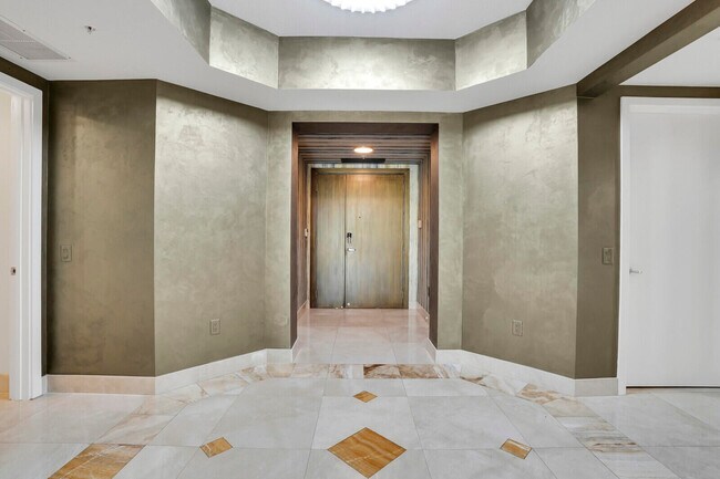 Building Photo - 3610 Gardens Pkwy