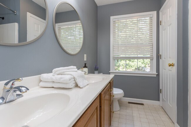 Building Photo - 3 Bedroom Home in Massanutten!!!