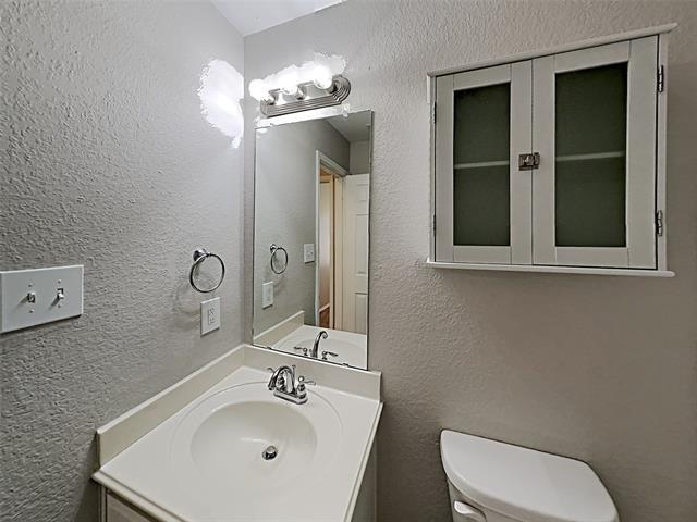 Building Photo - 632 Hutchins Dr