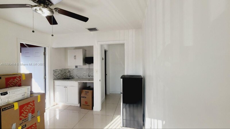 Building Photo - 434 SW 99th Ct