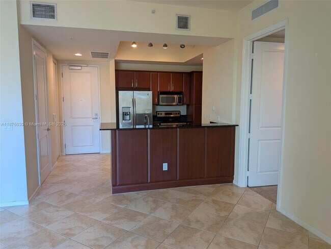 Building Photo - 403 S Sapodilla Ave