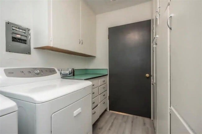 Building Photo - Fully Furnished Home in Putnam Heights + A...