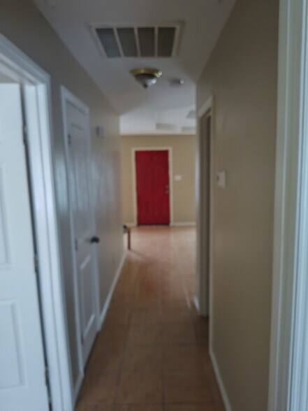 Building Photo - 2117 Aruba Dr