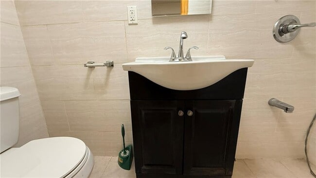 Building Photo - 148-03 61st Rd