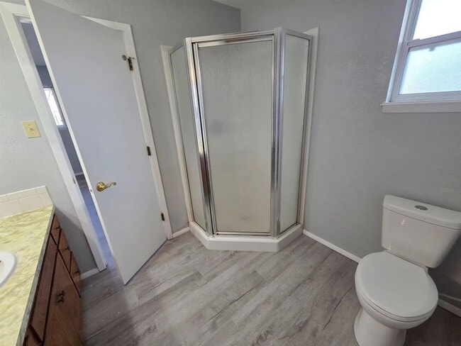 Building Photo - Very well maintained home