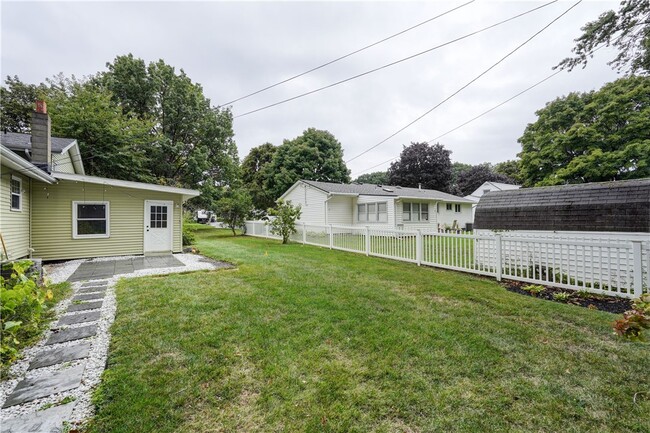 Building Photo - 232 Meadowbriar Rd