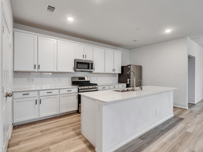 Building Photo - 13305 Dalvay Beach Dr