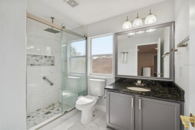 Building Photo - 18154 Sandy Pointe Dr