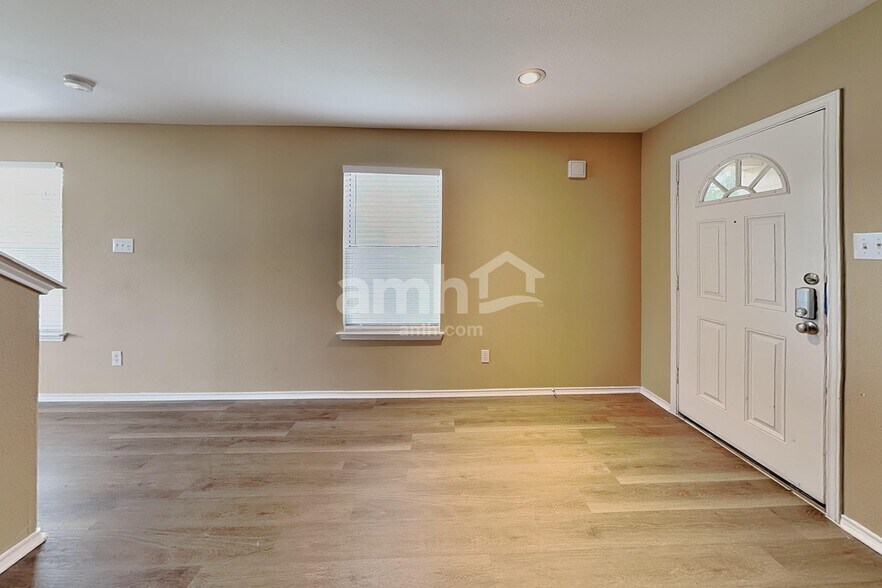 Building Photo - 5337 Mathra Dr
