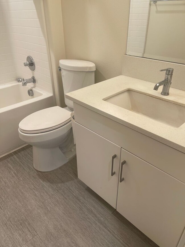 Building Photo - Just Reduced!! Charming 3 Bed/3 Ba Townhou...