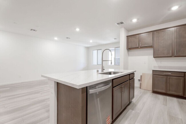 Building Photo - 91 Cinder Cone Ln
