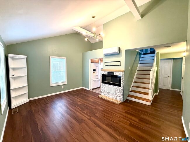 Building Photo - 42 Wells Ave