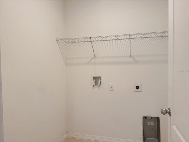 Building Photo - 1805 Rain Lily Pl
