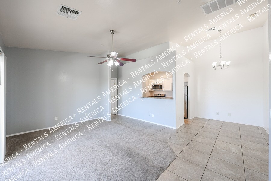 Building Photo - 2950 W Louise Dr
