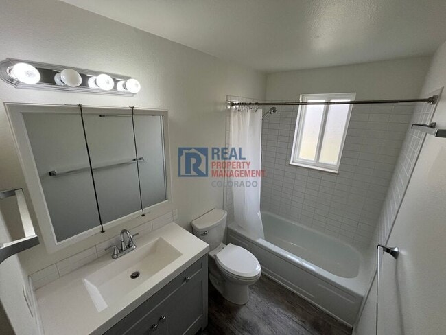 Building Photo - 1312 17th Ave