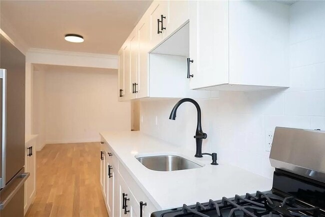 Building Photo - 811 Cortelyou Rd