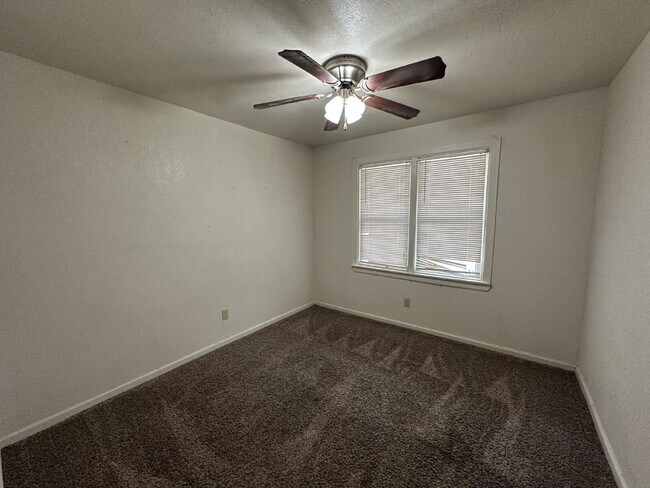 Building Photo - 3/2/2 close to Texas Tech!