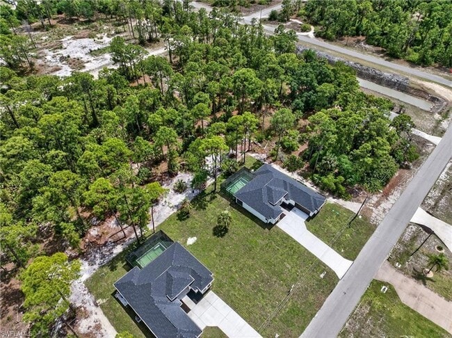 Building Photo - 1204 Moore Ave