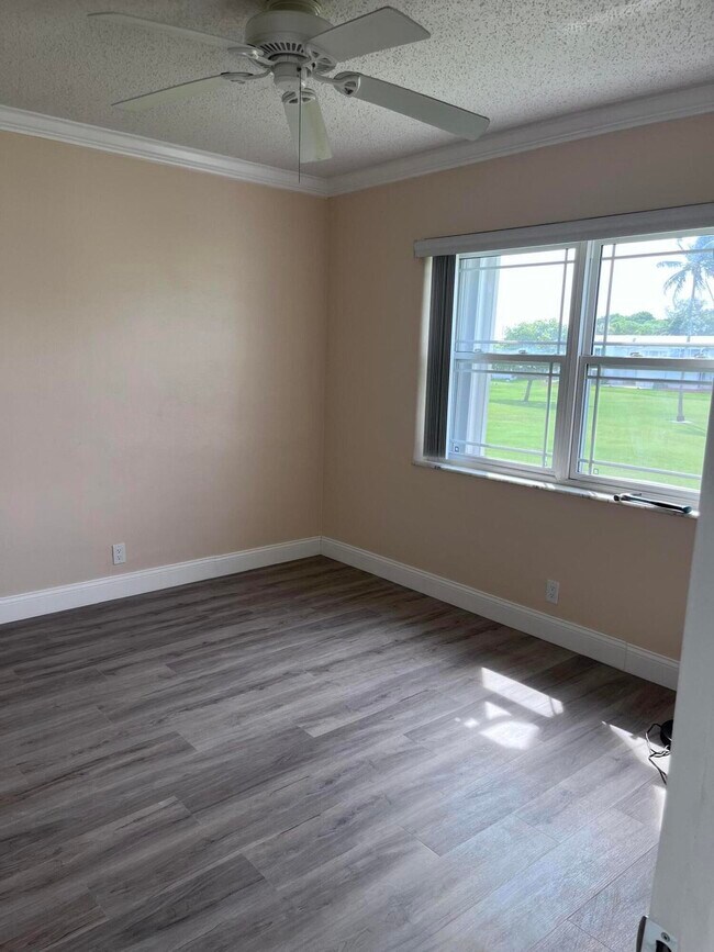 Building Photo - 251 S Golf Blvd
