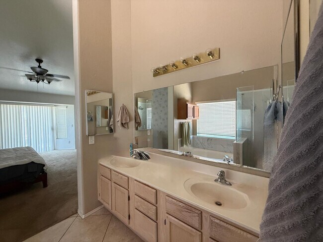 Building Photo - 1126 W Grand Caymen Dr