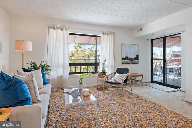 Building Photo - 100 Severn Ave