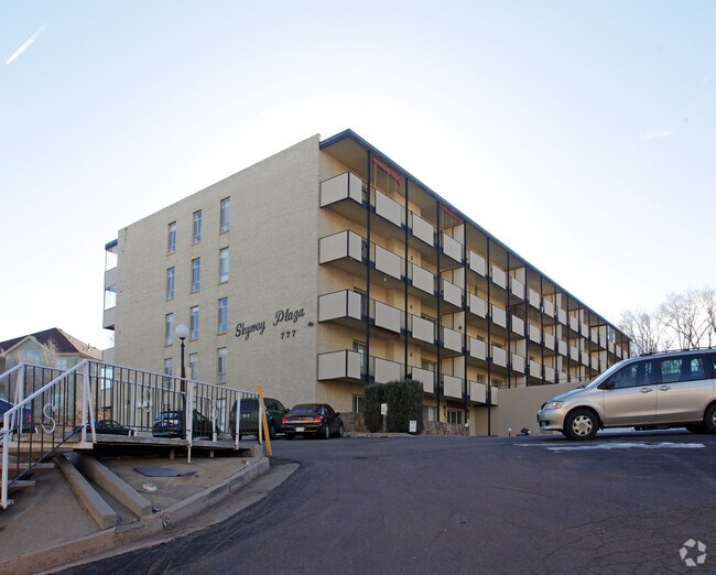 Building Photo - Skyway Plaza