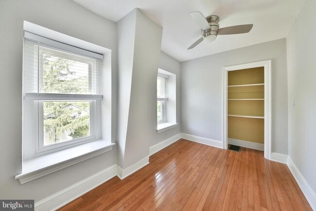 Building Photo - 9 W Wissahickon Ave