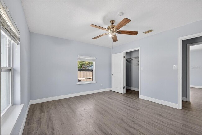 Building Photo - SINGLE FAMILY HOME IN DOWNTOWN KISSIMMEE! 3/2