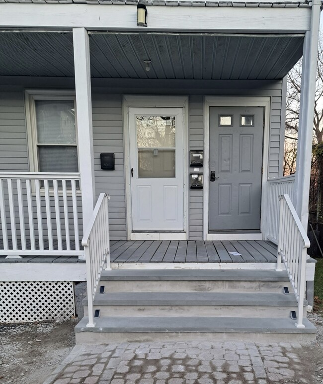 Building Photo - 294 Bellevue St