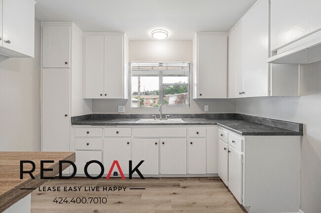 Building Photo - 4505 Santa Rosalia Dr