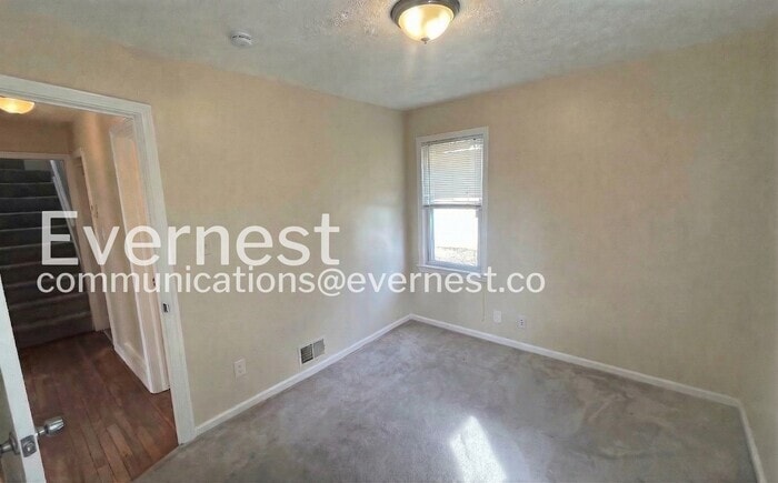 Building Photo - 16913 Lotus Dr