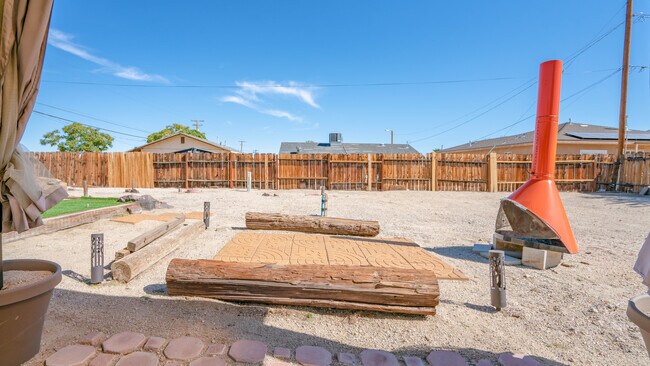 Building Photo - 72065 Cactus Dr