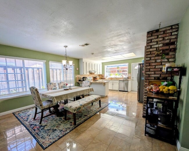 Building Photo - 416 Rumsey Ct