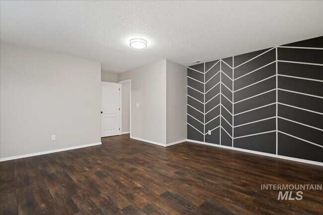 Building Photo - 4712 S Glenmere Way