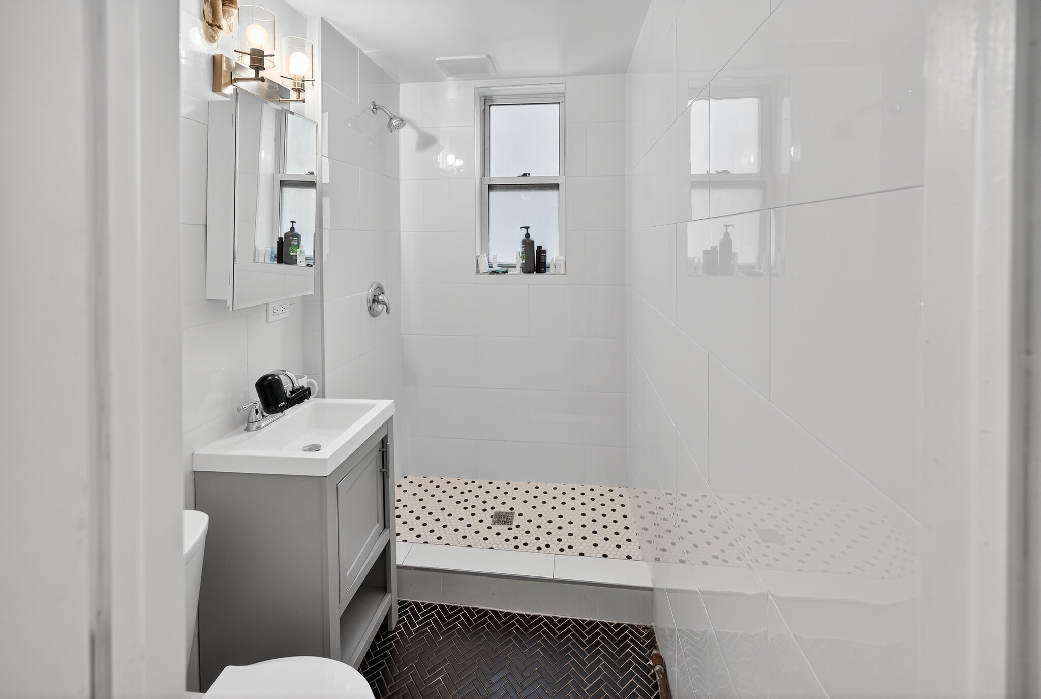 Building Photo - 1112 Garnett Pl