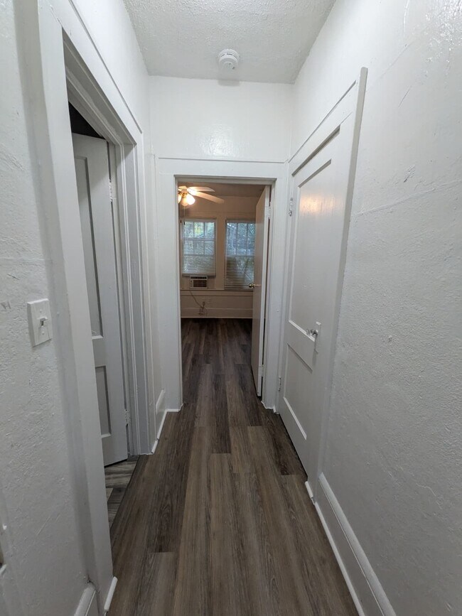 Building Photo - 516 Linwood Ave