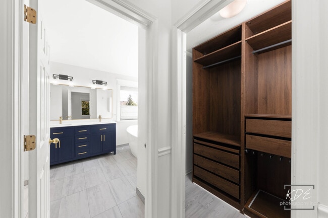 Building Photo - 2612 Lundquist Dr